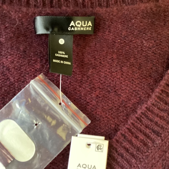 Aqua Burgundy Cashmere Distressed V-Neck Sweater 100% Bloomingdales Exclusive - Picture 9 of 13